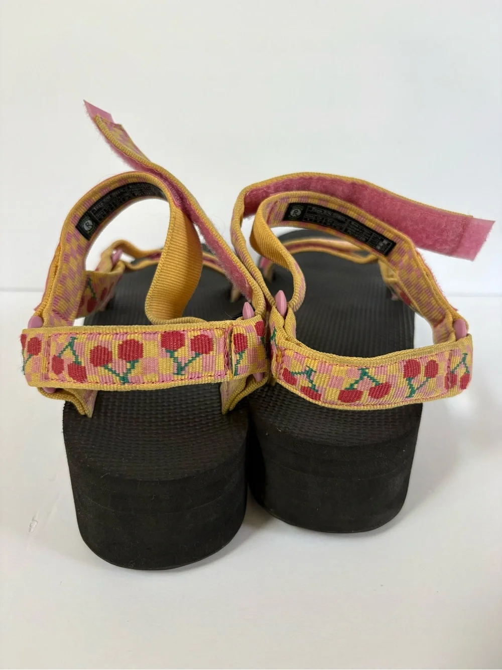 Teva Flatform Cherry Picnic Sandals Size 8